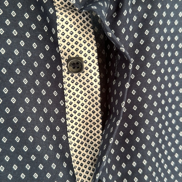 Men’s Short Sleeve Button Up Shirt - Picture 3 of 3